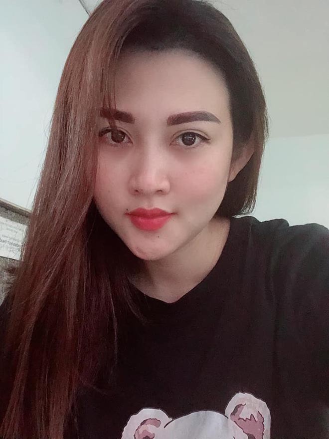 Sau khi ông xã dính phải scandal tai tiếng, Trúc Nguyễn cũng lui về hậu trường để sinh con, chăm sóc gia đình. Nhiều năm ở ẩn, hiện tại cô chỉ tham gia các show diễn phù hợp còn tập trung thời gian kinh doanh. Trong khi đó, Sỹ Mạnh làm HLV cho công ty của Công Vinh.