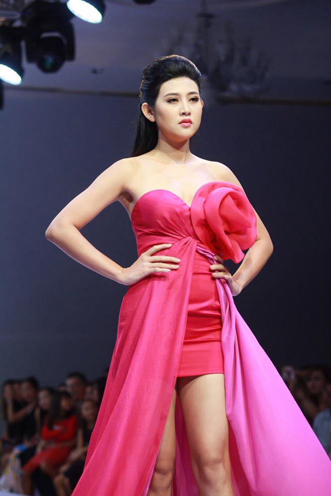 Sau này, cô còn thử sức với lĩnh vực diễn xuất khi tham gia một số bộ phim như: Huyền Thoại tím, Vợ của chồng tôi, Nỗi buồn có mắt, Con gái ông trùm...