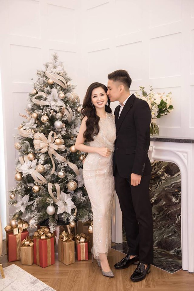 Sau khi kết hôn, Tâm Tít dần rút khỏi làng giải trí để xây dựng tổ ấm. Chỉ thỉnh thoảng có những sự kiện phù hợp, người đẹp 8x mới xuất hiện.