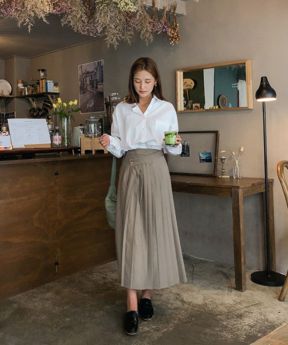 khong hen ma gap, dang thu thao va lan khue deu me “chiec ao nu sinh” mac vao la tre - 9