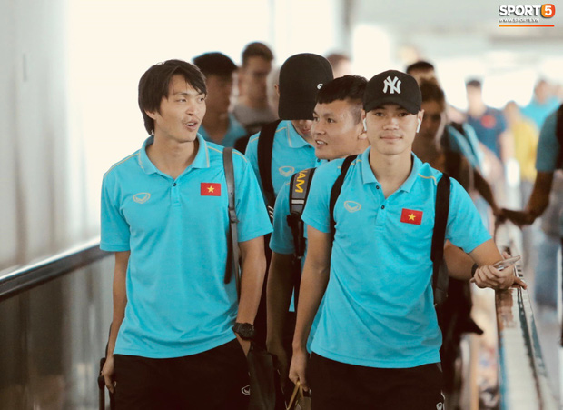 Tuyển Việt Nam về nước sau trận đấu với Thái Lan. Ảnh: Hiếu Lương.