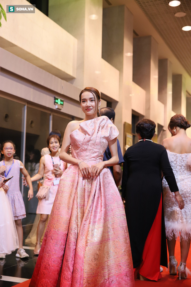 Nhã Phương tại buổi lễ trao giải VTV Awards 2019.