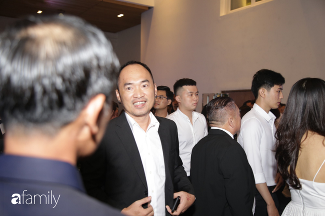 Danh hài Tấn Luật đến chung vui cùng gia đình đại gia Minh Nhựa.