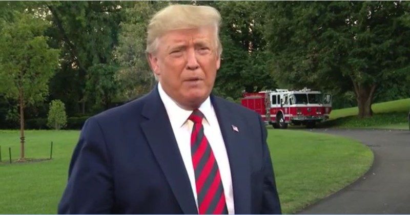 Tổng thống Trump trả lời báo chí về việc không chọn Ngoại trưởng Pompeo cho vị trí Cố vấn an ninh quốc gia. Ảnh: REUTERS