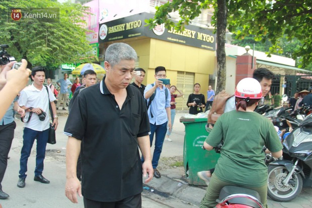 Vẻ mặt của tài xế này luôn căng thẳng.