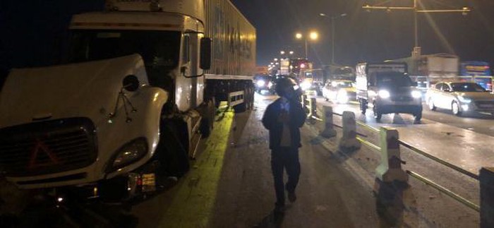 Lái xe rời khỏi hiện trường sau khi gây tai nạn.