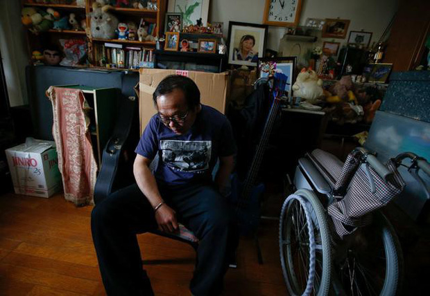 Nhiều người trung niên cũng đang trở thành những hikikomori.