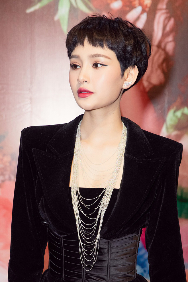 Hình ảnh được cho là Hiền Hồ đi chơi cùng chồng cũ DJ Tít.