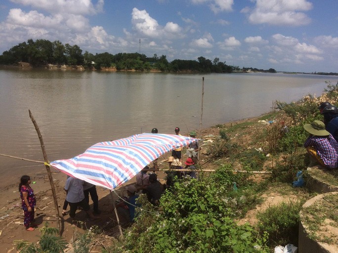 Thi thể của một nạn nhân được tìm thấy vào sáng 15-9.