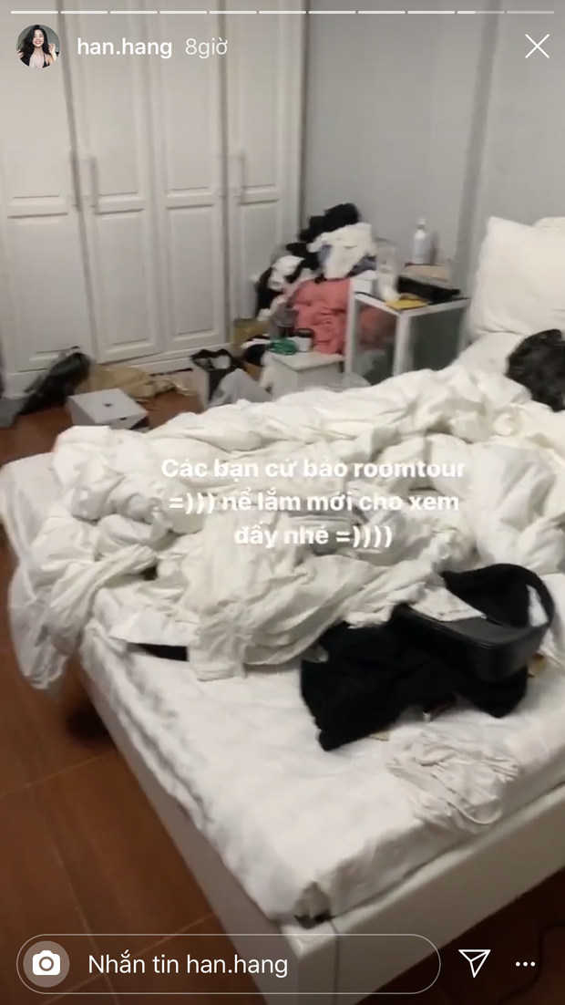 Room tour thế này thì fan cũng xin là chạy xa 8 thước ạ.