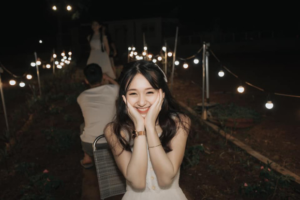 Nụ cười tỏa nắng của cô gái mang nhiều thiệt thòi.