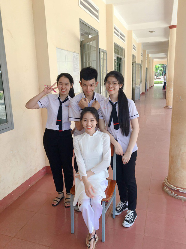 Đằng sau vóc dáng nhỏ bé và nụ cười tươi tắn đấy là một nghị lực phi thường.