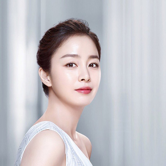 Bà mẹ 2 con Kim Tae Hee quả là minh chứng cho câu nói 
