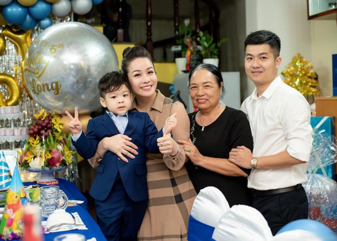 Nhật Kim Anh và doanh nhân Bửu Lộc từng có màn 