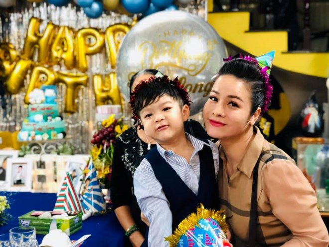 Nhật Kim Anh khoe ảnh cùng con trai trong tiệc sinh nhật cậu bé tròn 4 tuổi.