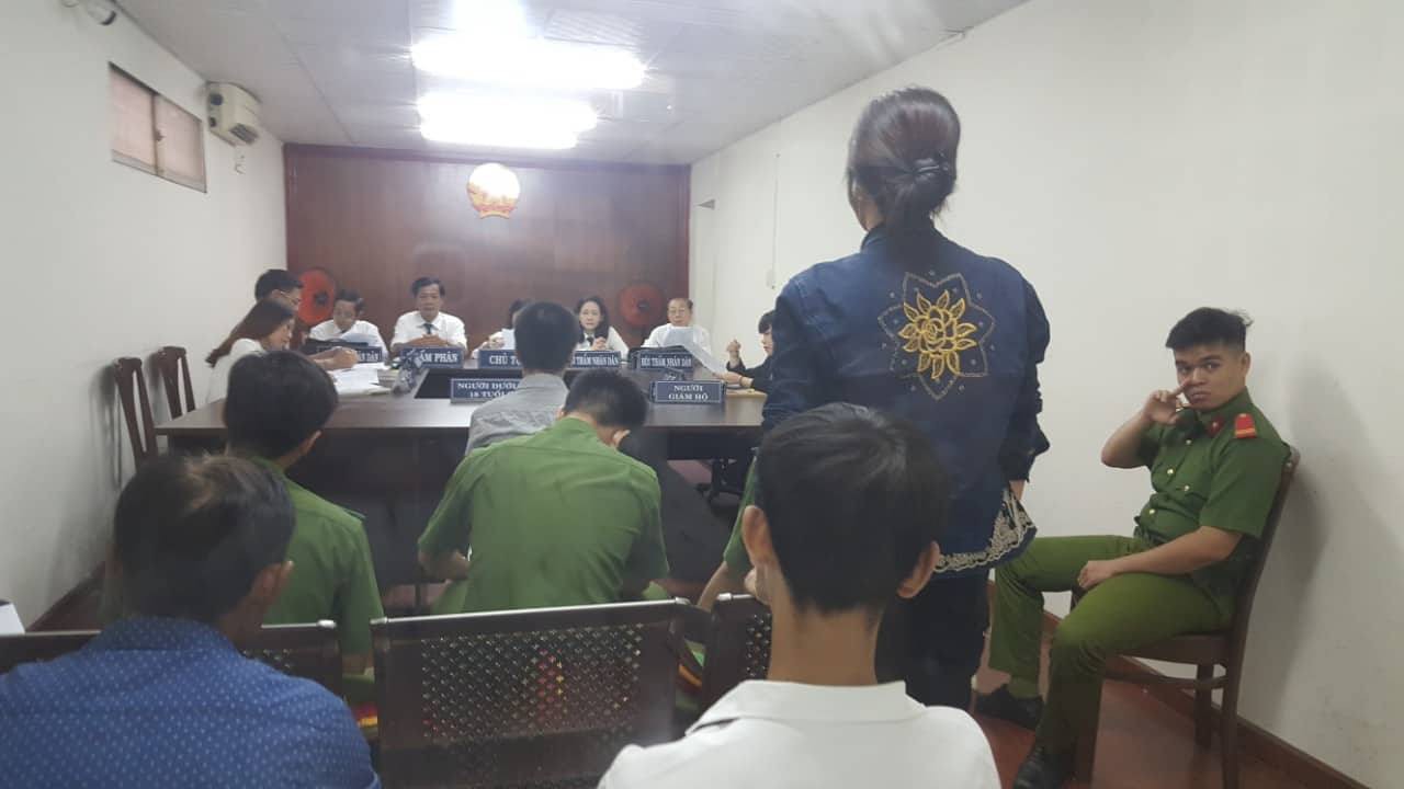 Vì tính chất phức tạp của vụ án, HĐXX phải nghị án kéo dài.