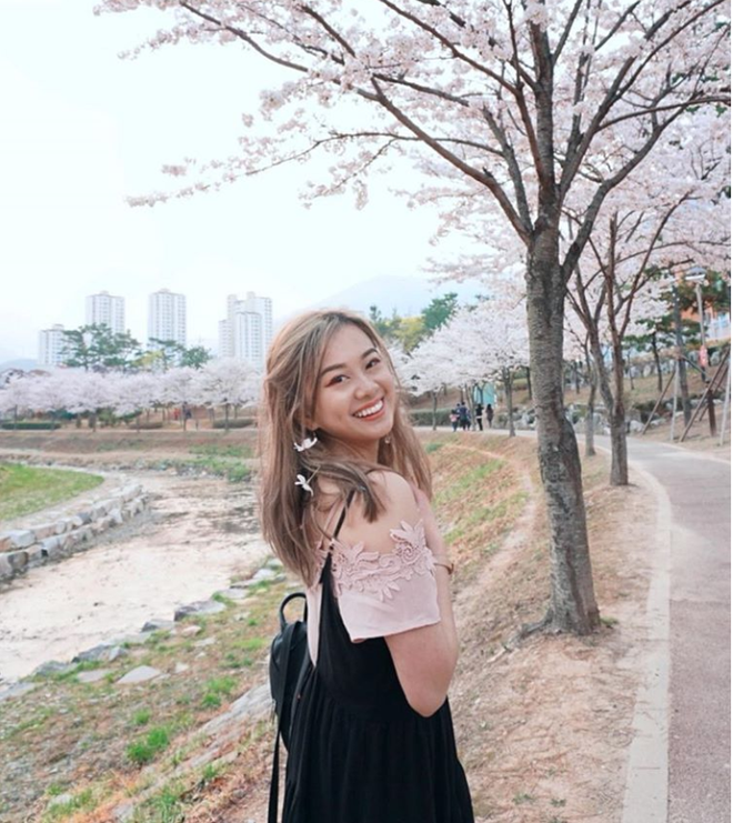 Điểm thu hút nhất trên gương mặt Yenli ngoài đôi mắt sáng 