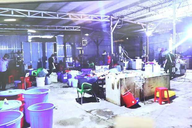 Bên trong kho xưởng sản xuất ma túy tổng hợp của người Trung Quốc