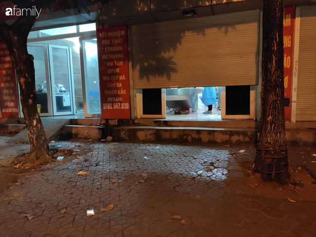 Cơ quan chức năng đang tiến hành khám nghiệm tử thi.