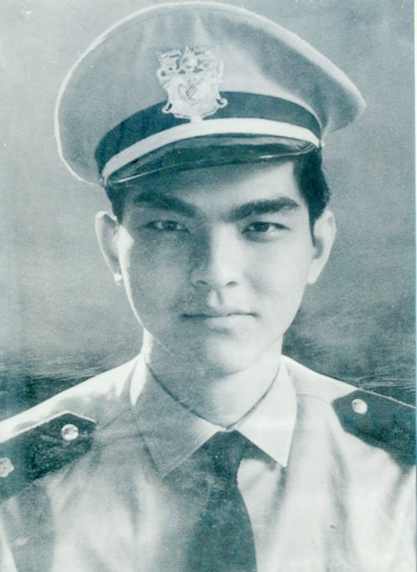 NSND Thế Anh nổi tiếng với vai Trung úy Phương trong Nổi gió.