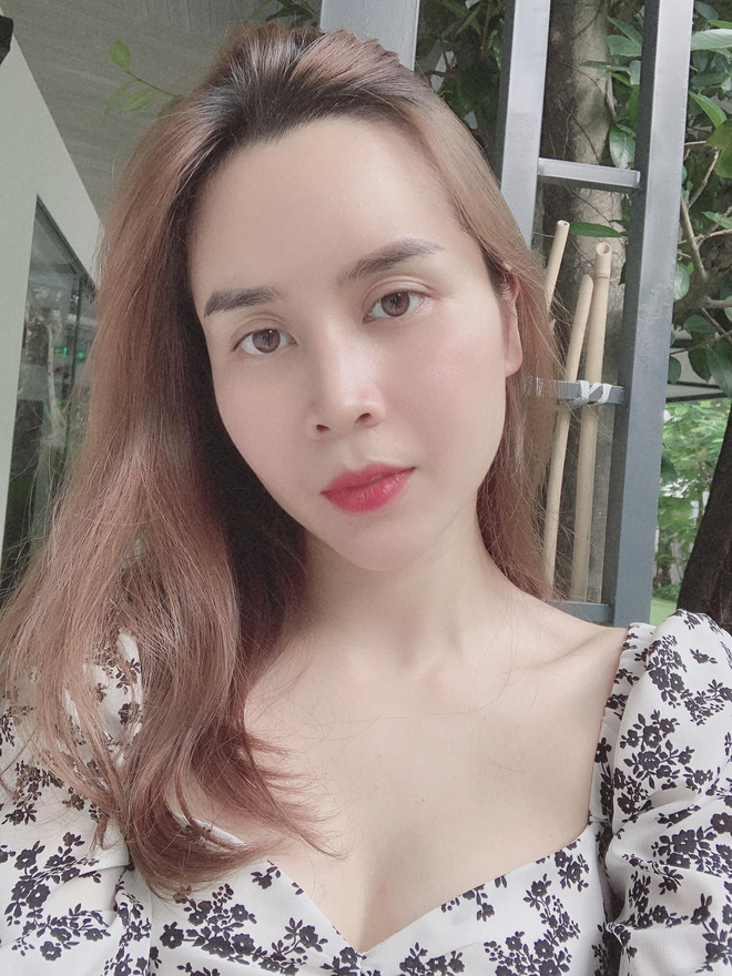 Theo Lưu Hương Giang, cô hoàn toàn tự tin với nhan sắc hậu dao kéo.