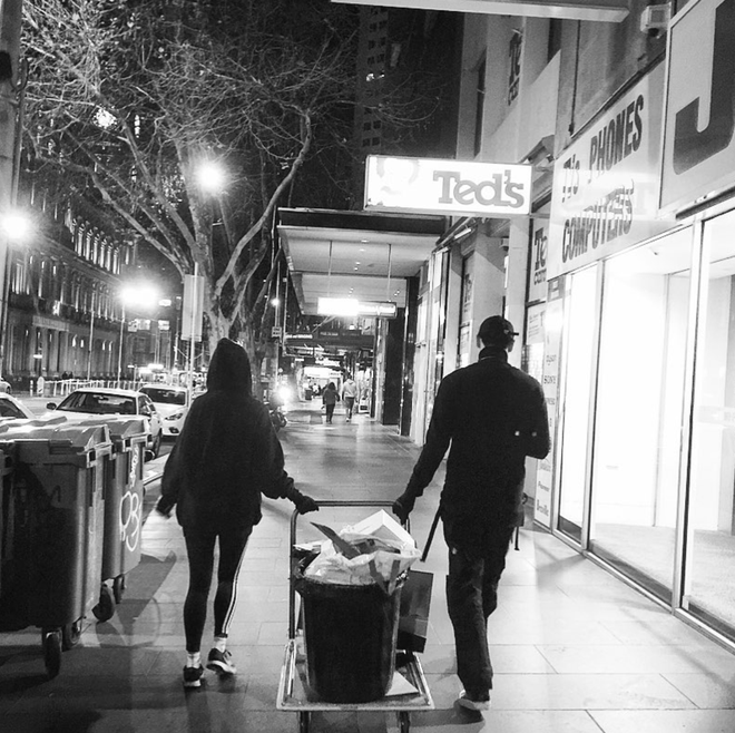 Loạt ảnh công khai tình yêu của Rocker Nguyễn khiến dân tình được 1 phen nháo nhào.