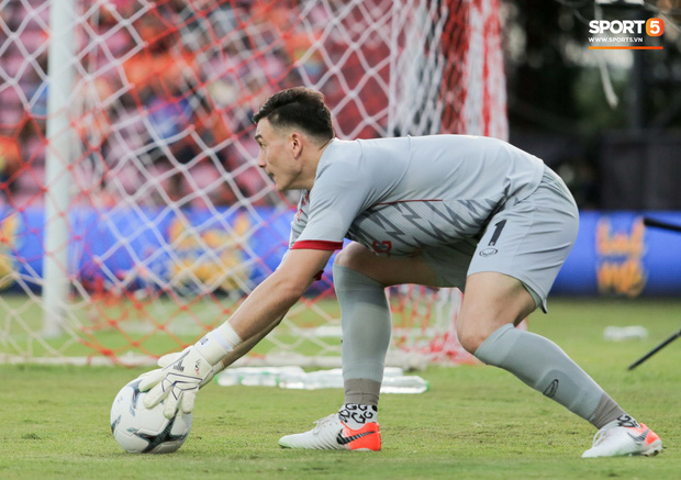 Thủ môn Văn Lâm đang có phong độ cao. Ảnh: Sport5.