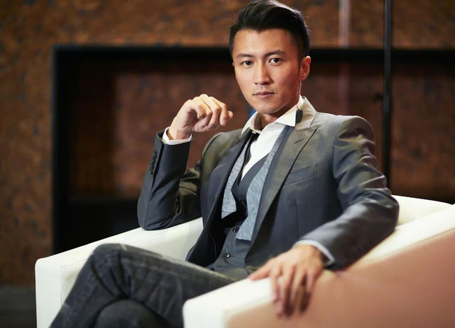 Netizen xứ Trung không bất ngờ khi cậu cả Tạ Chấn Hiên bảo vệ mẹ và bài xích bố mình.