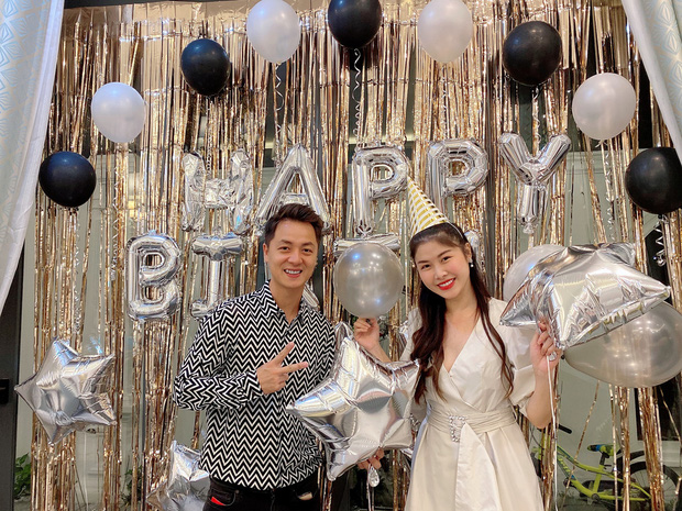 Như mọi năm, vợ chồng Đăng Khôi luôn tự tay chuẩn bị tiệc sinh nhật cho quý tử để ngày đặc biệt của con thêm ý nghĩa hơn.