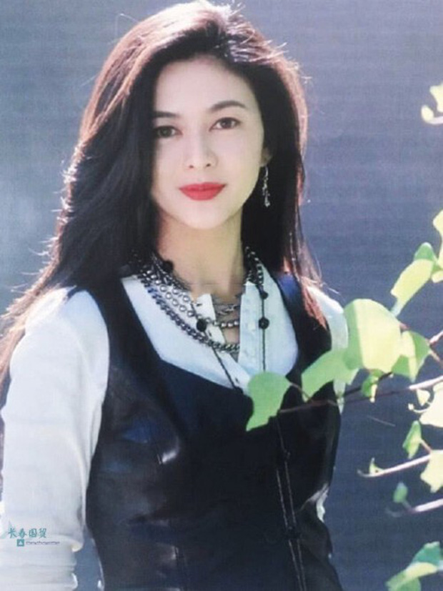 Nhan sắc xinh đẹp của Quan Chi Lâm ở tuổi 30.