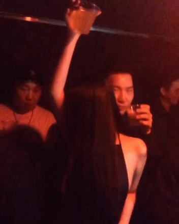 Những hình ảnh nóng bỏng của Sulli gây sốc