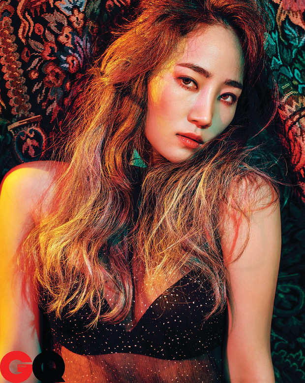 Yeeun - người bạn chung công ty quản lý với Choiza - đã thẳng thắn đưa ra ý kiến dưới bài đăng của nam rapper.