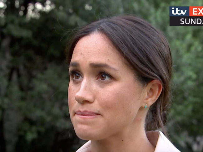 Meghan Markle kìm nén cảm xúc trong đoạn trailer mới nhất.