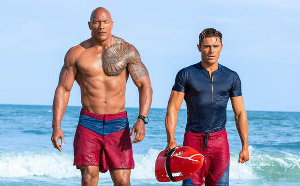 Chụp ảnh cùng Zac Efron, Dwayne Johnson giống như to gấp 3 nam diễn viên 
