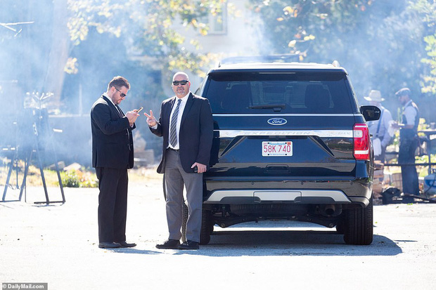 Dàn vệ sĩ cao to, đảm bảo an ninh toàn khu vực rộng lớn