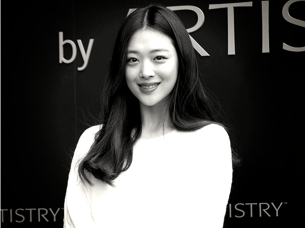 Sự ra đi của Sulli đã gõ lên hồi chuông cảnh tỉnh cho cộng đồng mạng.