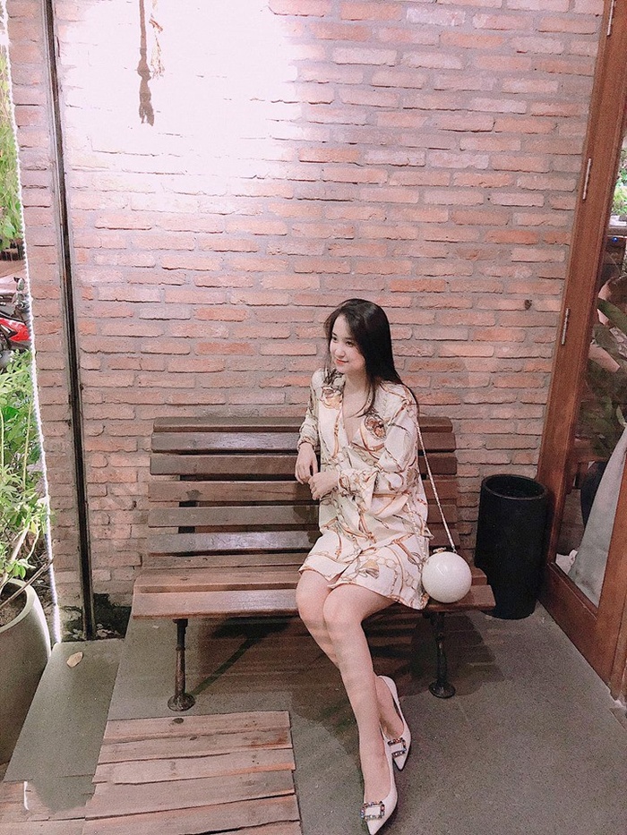 Hiện hotgirl sinh năm 1995 đang có cuộc sống khá an nhiên khi kinh doanh mỹ phẩm.