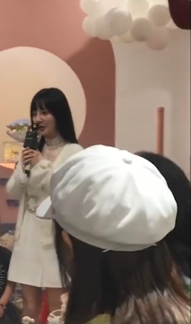 Lý Tiểu Lộ rạng rỡ trong ngày sinh nhật của con