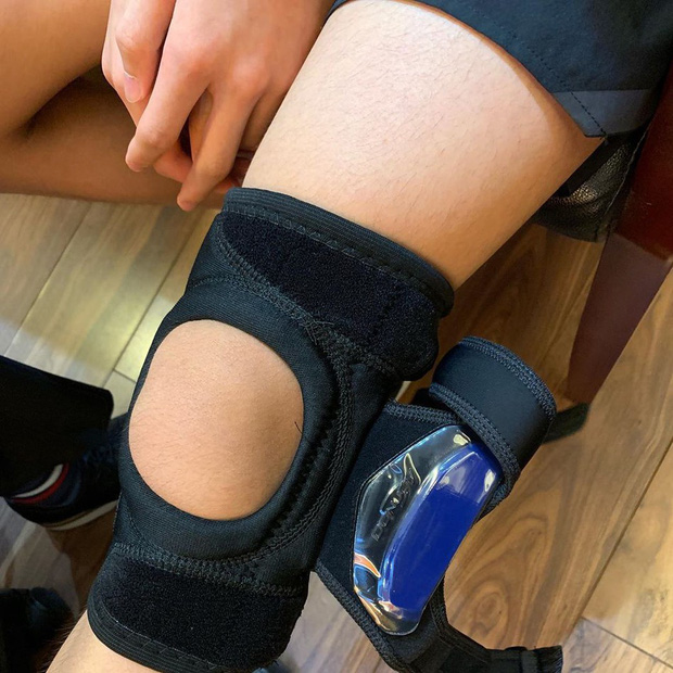 Hình ảnh của Lucas khi bị chấn thương đầu gối