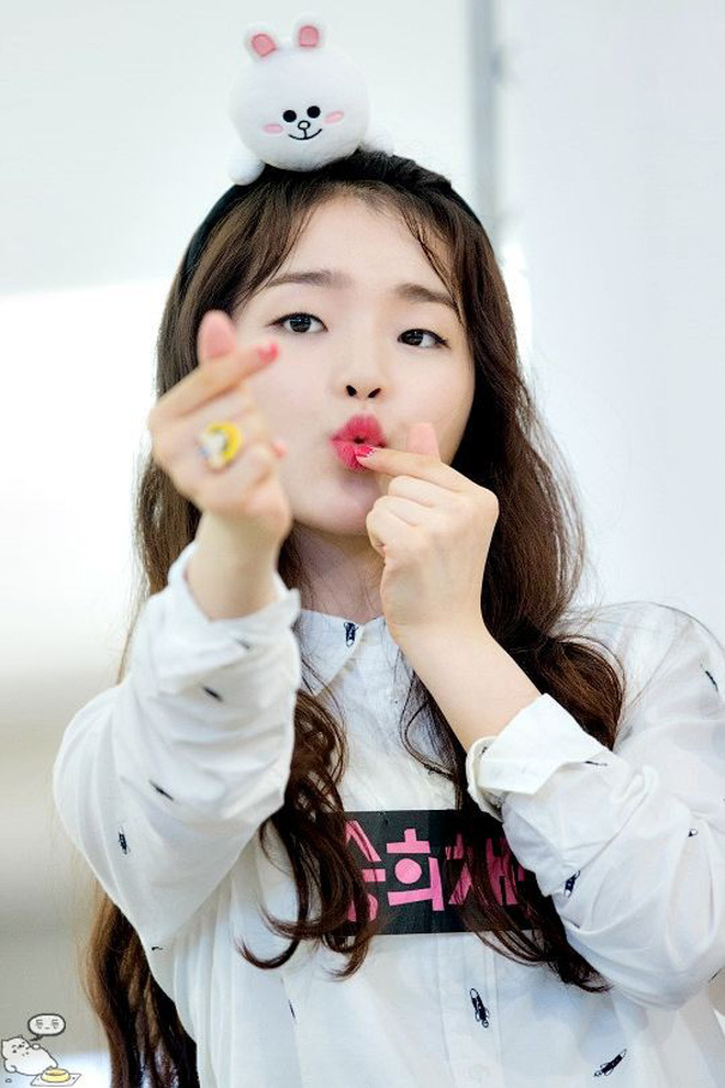 Nữ idol Seunghee là bạn học cùng của V và Jimin