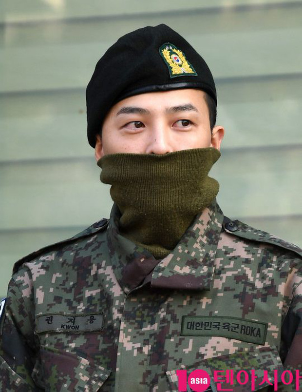 Trong ánh mắt của G-Dragon ánh lên niềm vui và hạnh phúc ngày trở về