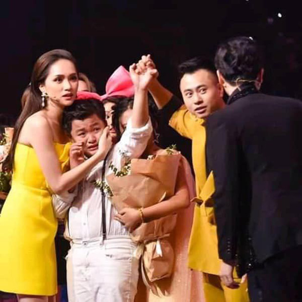 Dương Triệu Vũ thẳng thắn viết tâm thư gửi tới nhạc sĩ Lưu Thiên Hương sau sự cố đọc nhầm tên thí sinh quán quân tại Giọng hát Việt Nhí 2019 vừa qua.