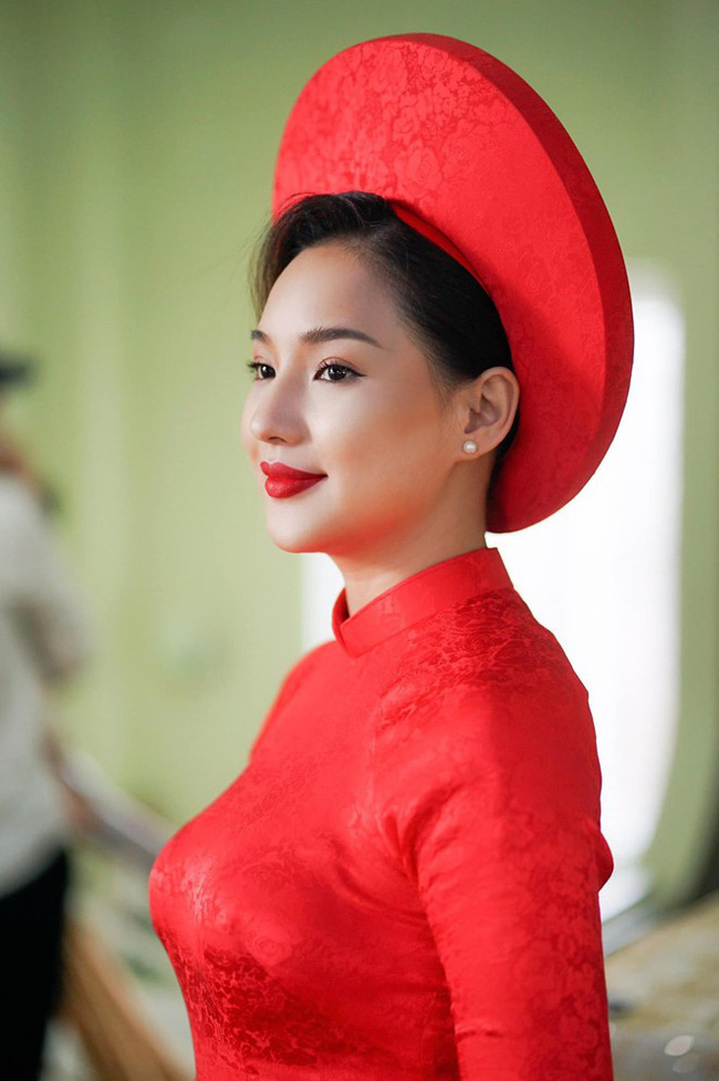 Nhan sắc lộng lẫy của vợ cũ Duy Nhân.