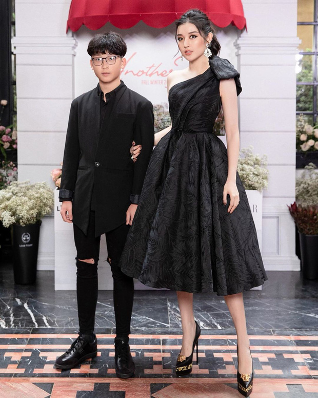 Chờ Việt Anh lớn Việt Anh vào showbiz làm ca sĩ, diễn viên hay người mẫu gì đi nhé.