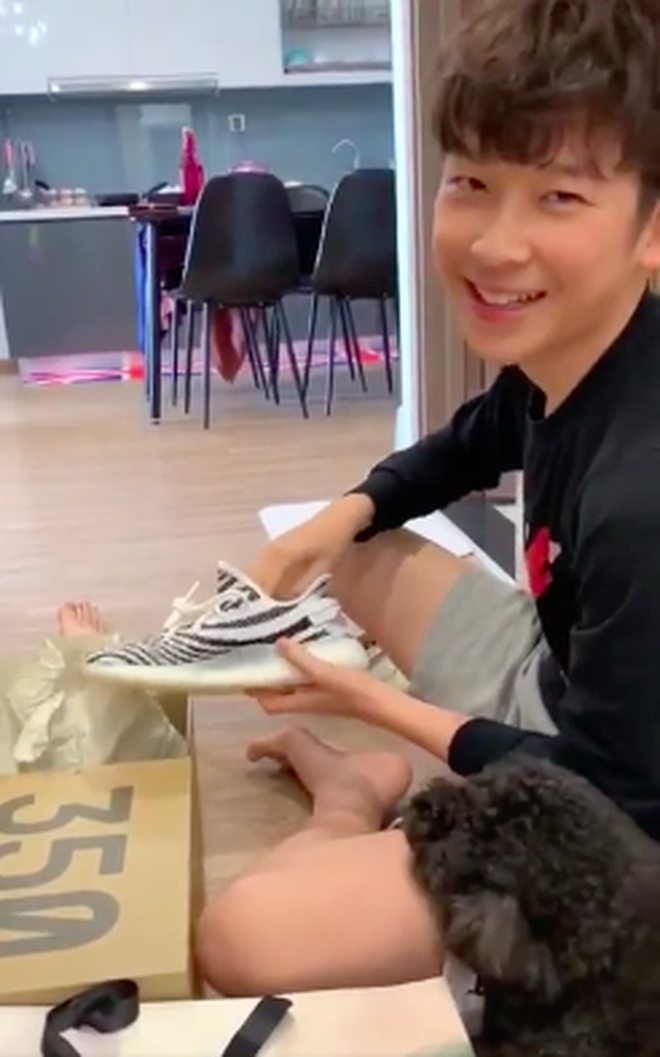 Có khác gì boy Hàn Quốc không chứ.