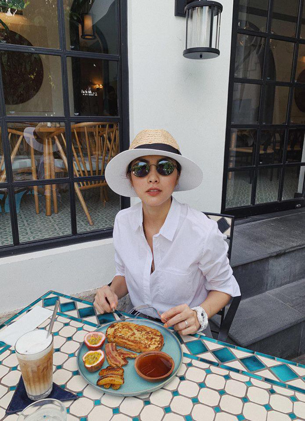 Dù đã là bà mẹ hai con nhưng với thần thái đẳng cấp, Tăng Thanh Hà không khác gì gái đôi mươi.