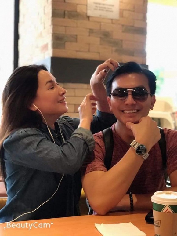 Những bức ảnh thân mật của Phi Nhung và Mạnh Quỳnh.