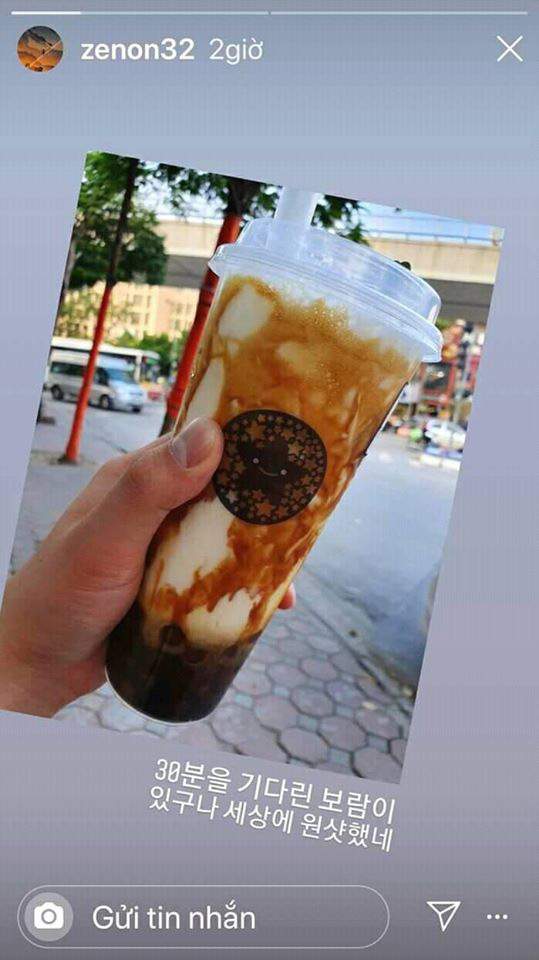 Anh quản lý của Zico khoe xếp hàng 30 phút chỉ để mua sữa tươi trân châu đường đen. 