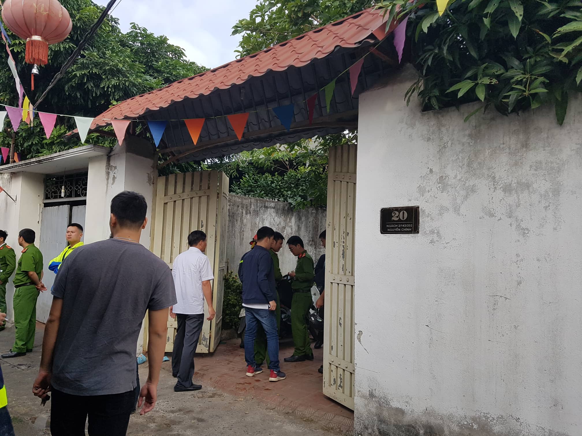 Ngôi nhà cấp 4 của 3 bà cháu.