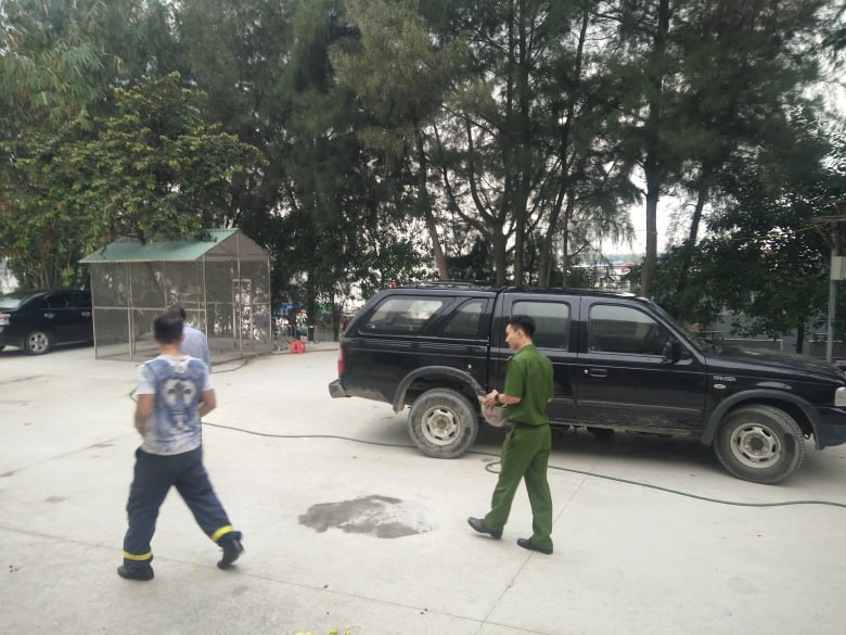 Lực lượng cảnh sát triển khai phương án cứu hộ cứu nạn.